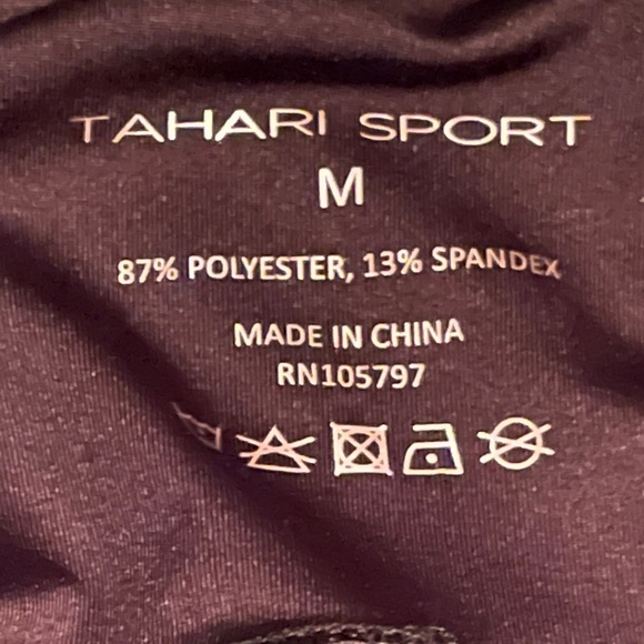 I sell pants for $10. Vendo pantalones a $10. - Picture 6 of 9